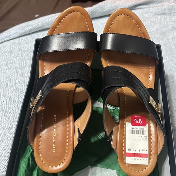 Tommy Hilfiger black Wedge Sandal - Picture 2 of 3